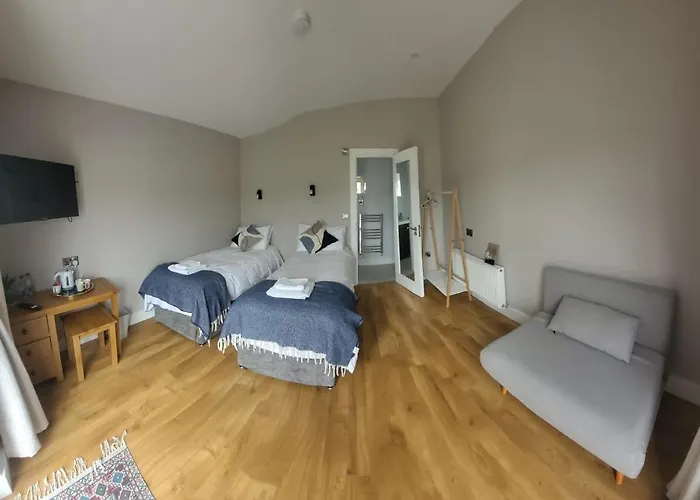 Luxurious Stoneyford