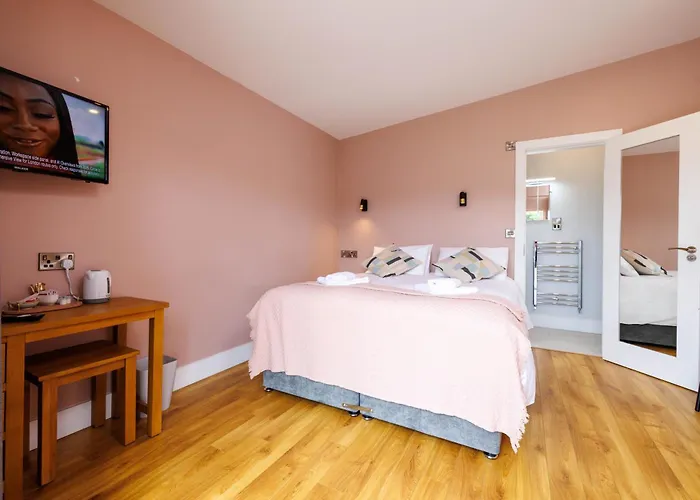 Kemp Luxurious Stoneyford