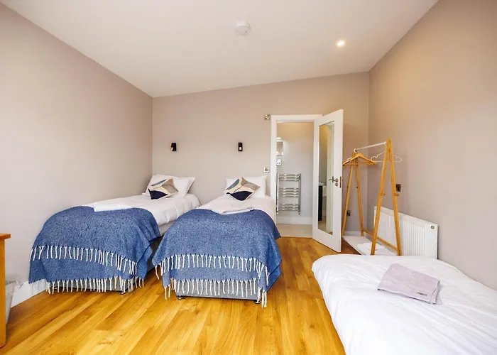 Luxurious * Stoneyford